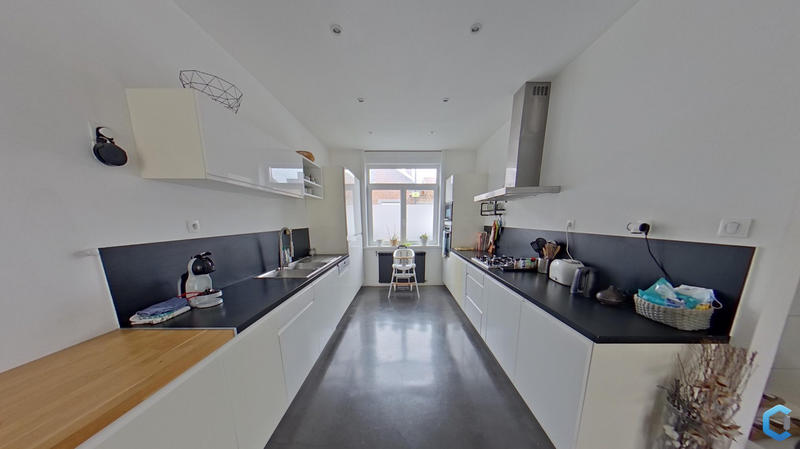 Maison - 90 m² - 4 pièces