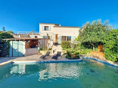 Villa - 164 m² - 6 pièces