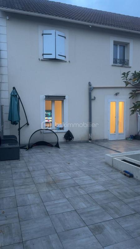 Maison - 125 m² - 9 pièces