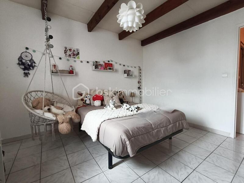 Maison - 90 m² - 4 pièces