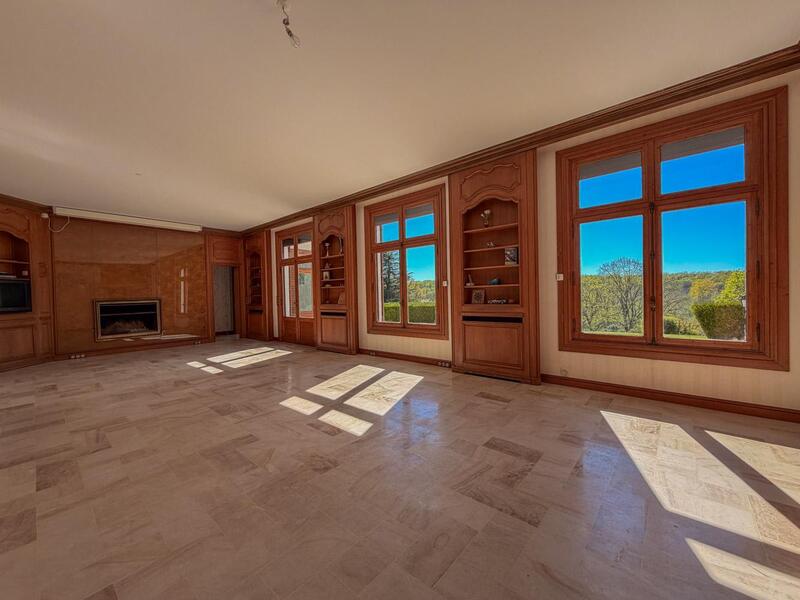 Maison - 400 m² - 10 pièces