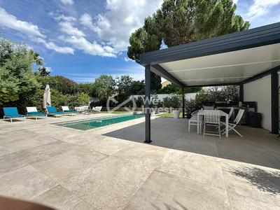 Villa - 221 m² - 5 pièces
