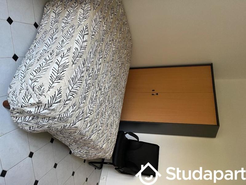 Chambre - 10 m² - 1 pièce