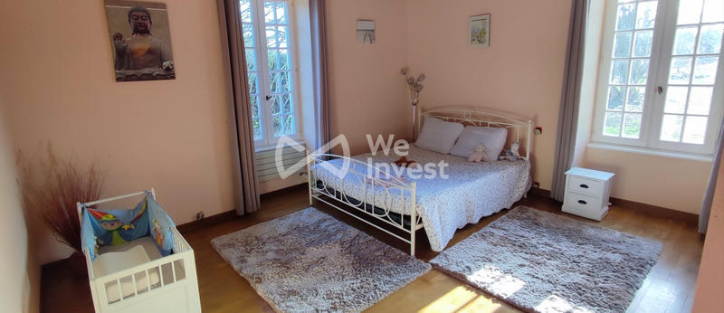 Maison - 301 m² - 11 pièces