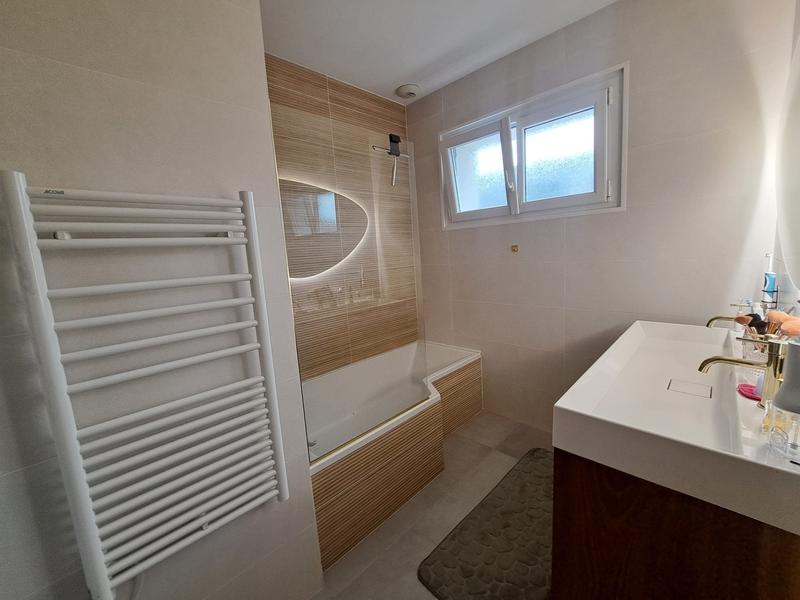 Maison - 102 m² - 5 pièces