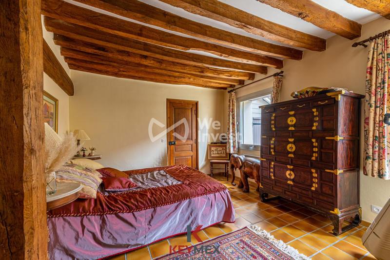 Maison ancienne - 208 m² - 9 pièces