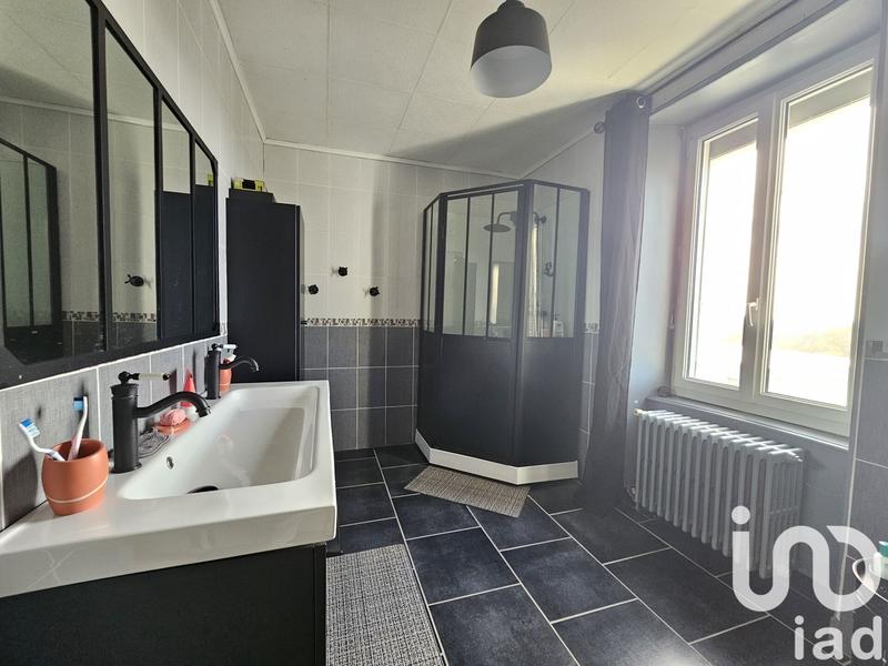 Maison - 163 m² - 8 pièces