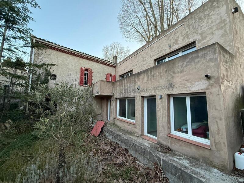 Maison - 145 m² - 10 pièces