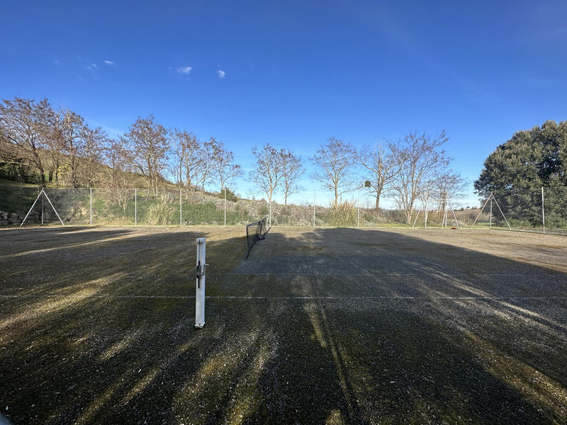 Mas - 700 m² - 20 pièces