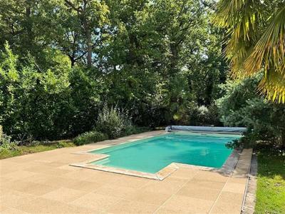 Maison - 192 m² - 7 pièces