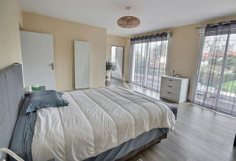 Maison - 192 m² - 7 pièces