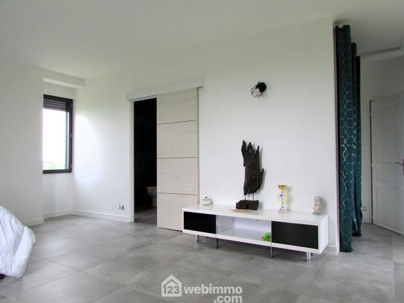 Maison - 245 m² - 8 pièces