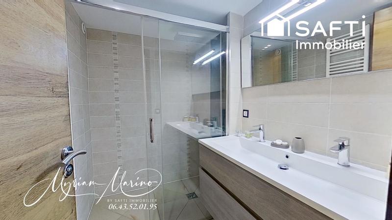 Maison - 308 m² - 12 pièces