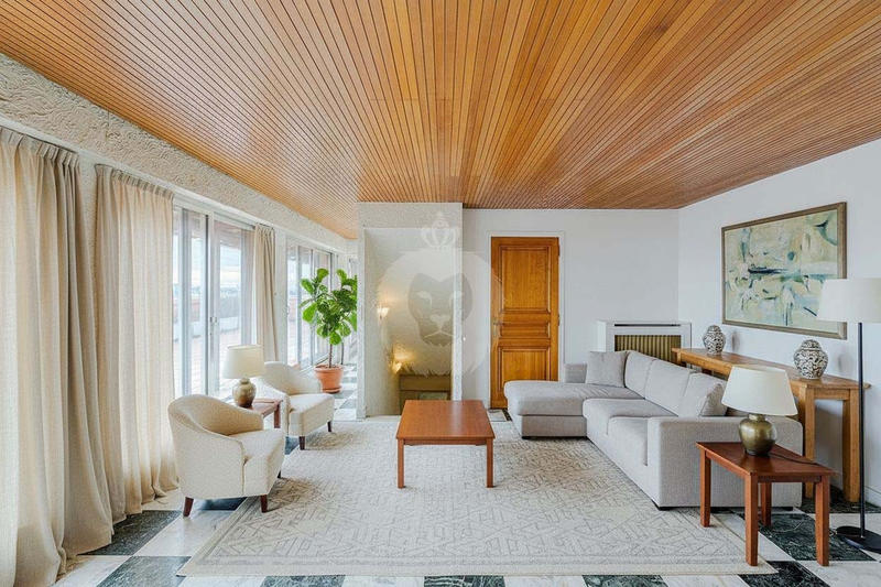 Appartement - 150 m² - 6 pièces