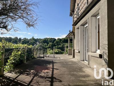 Maison - 220 m² - 9 pièces