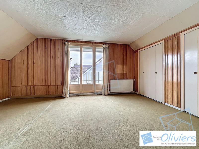 Maison - 181 m² - 8 pièces