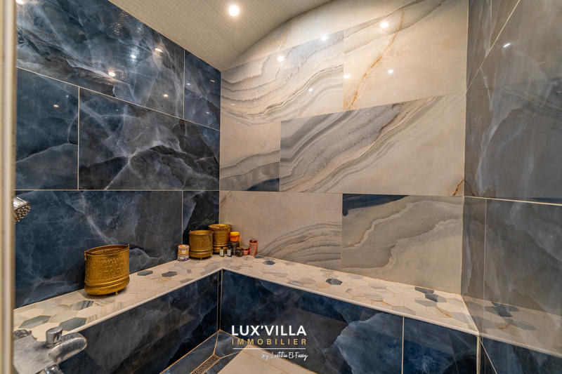 Maison - 180 m² - 7 pièces