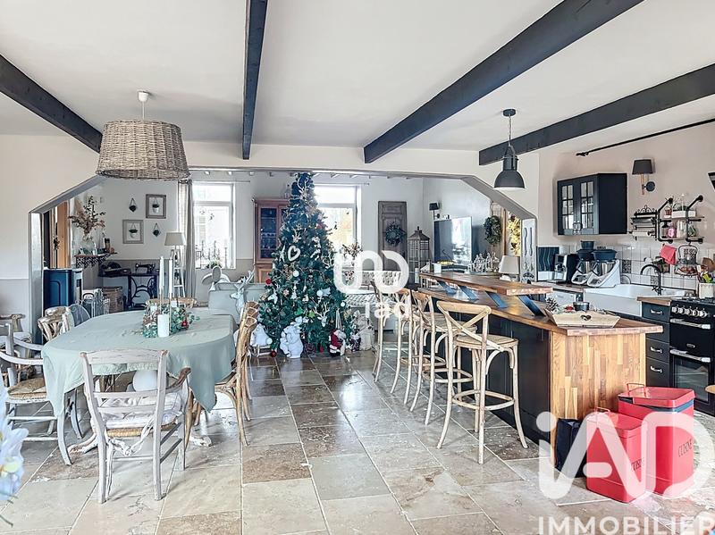 Maison - 255 m² - 8 pièces