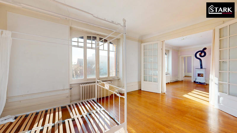 Maison - 274 m² - 10 pièces