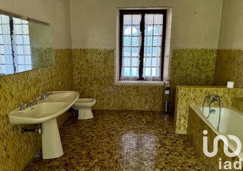 Maison - 930 m² - 20 pièces