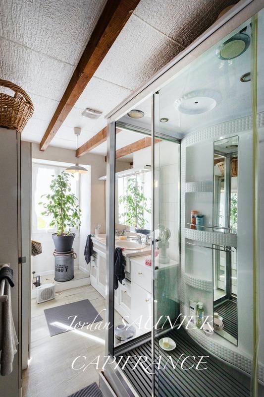 Corps de ferme - 375 m² - 22 pièces