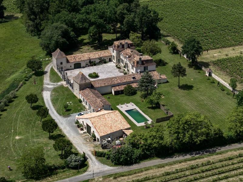 Château - 550 m² - 15 pièces