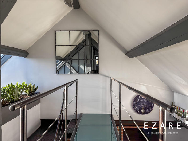 Loft - 138 m² - 6 pièces