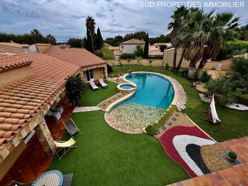 Villa - 297 m² - 7 pièces