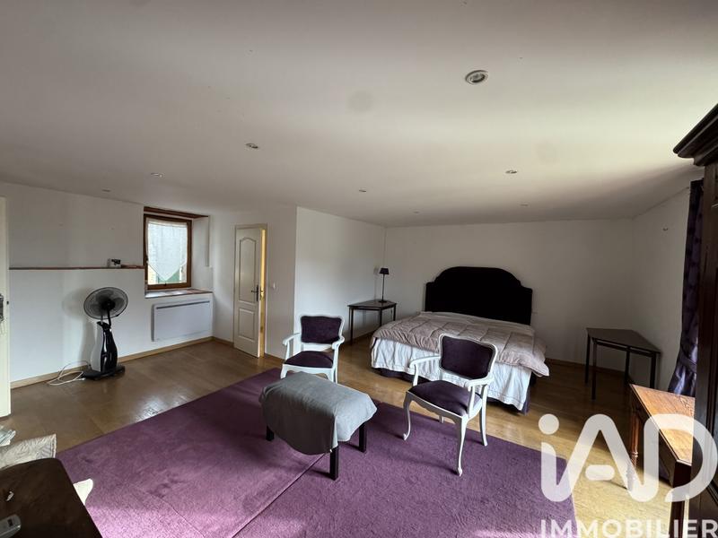 Maison - 896 m² - 27 pièces