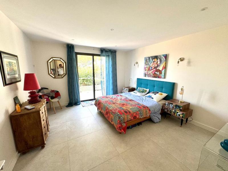 Villa - 358 m² - 10 pièces