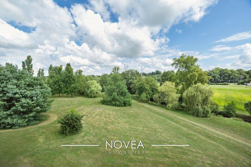 Maison - 220 m² - 9 pièces