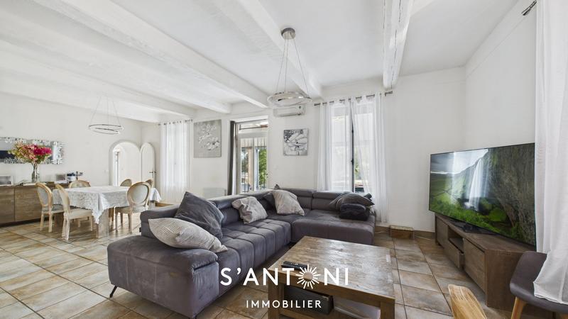 Maison - 380 m² - 11 pièces