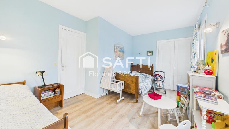 Maison de ville - 248 m² - 8 pièces