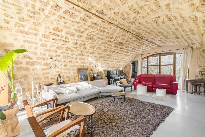 Mas - 300 m² - 10 pièces