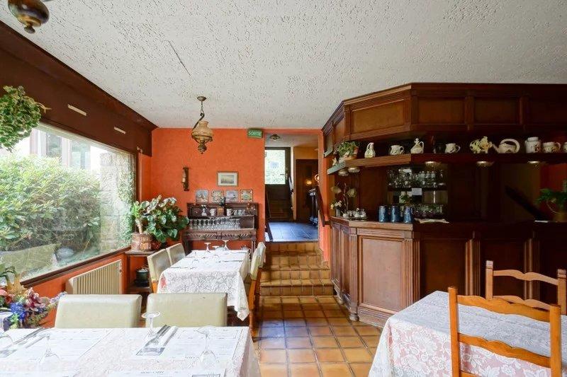 Maison - 453 m² - 12 pièces