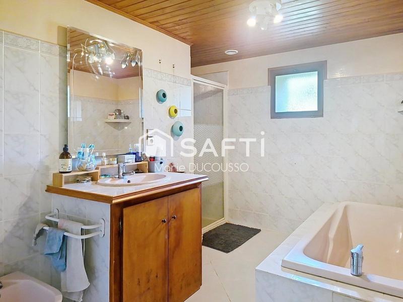 Maison - 140 m² - 5 pièces