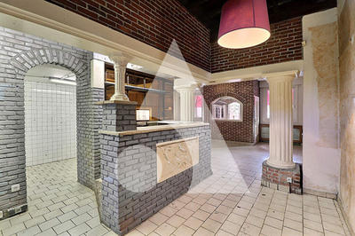 Local commercial - 128 m² - 4 pièces