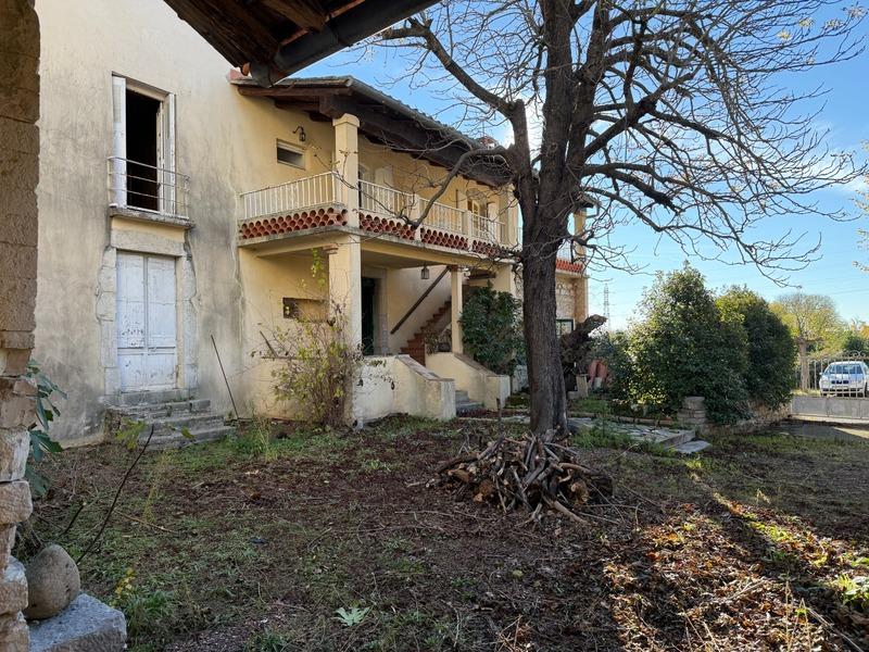 Maison - 250 m² - 10 pièces