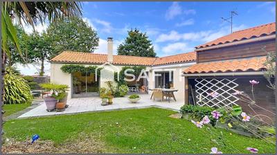 Maison - 137 m² - 7 pièces