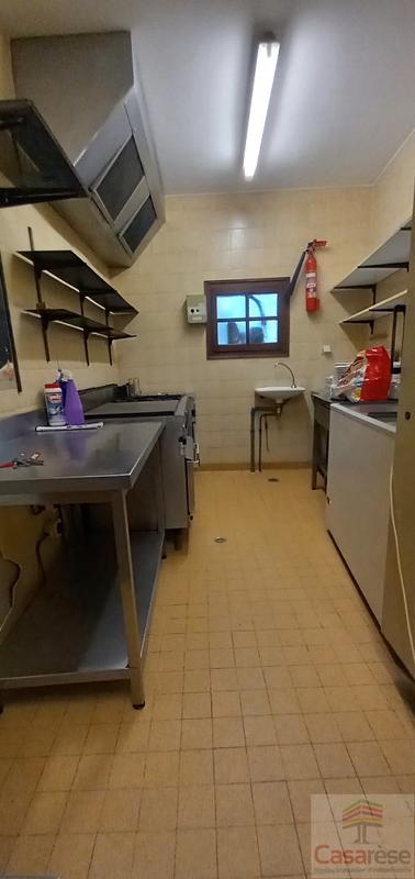 Maison - 242 m² - 9 pièces