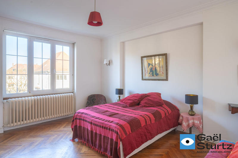 Maison - 300 m² - 11 pièces