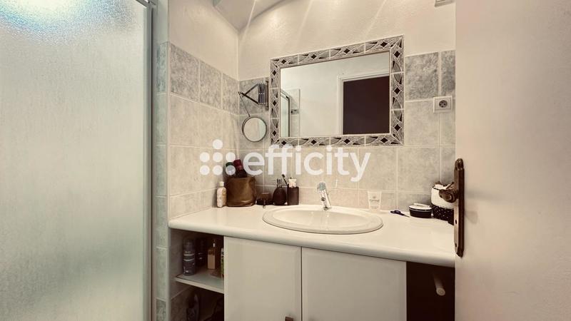 Maison - 215 m² - 7 pièces