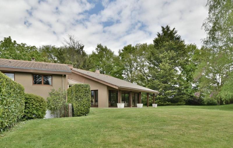 Maison - 267 m² - 10 pièces