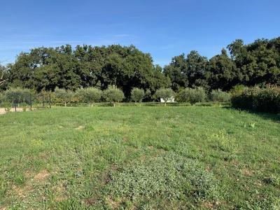 Terrain constructible - 900 m²