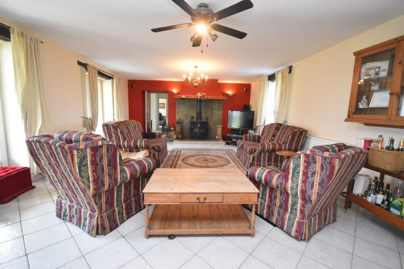 Maison - 377 m² - 8 pièces