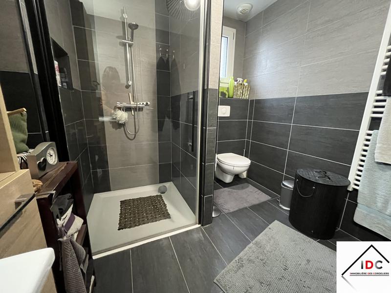 Appartement - 83 m² - 3 pièces