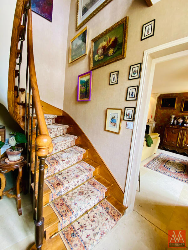 Maison - 300 m² - 10 pièces