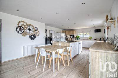 Maison - 244 m² - 7 pièces