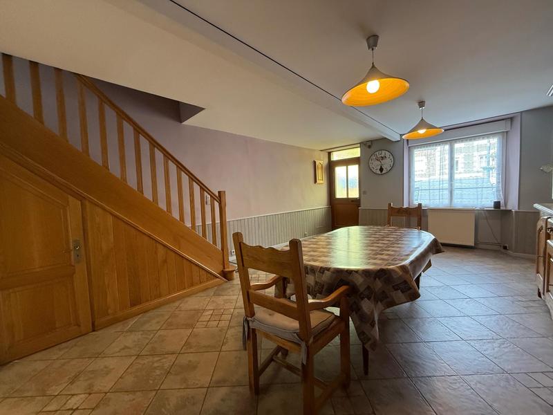 Maison - 163 m² - 8 pièces