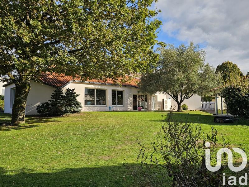 Maison - 312 m² - 9 pièces